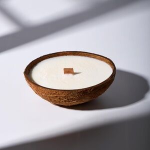 Coconut Shell Candle with Wooden Wick
